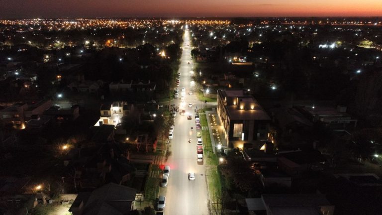 Quedó formalmente inaugurada la iluminación LED en calle 115 entre 2 y 32