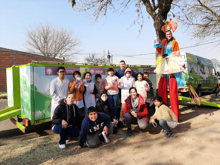 El municipio brindó una charla sobre conciencia ambiental en la Escuela 64