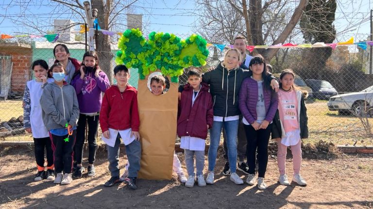 Durante el “Mes del Árbol”, entregaron más de 300 ejemplares en General Pico
