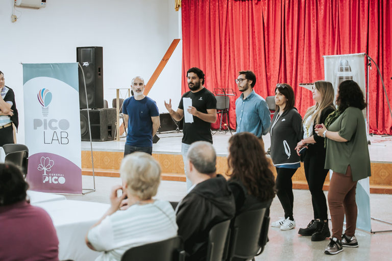 La jornada de “Gabinete Abierto” también pasó por barrio Rucci