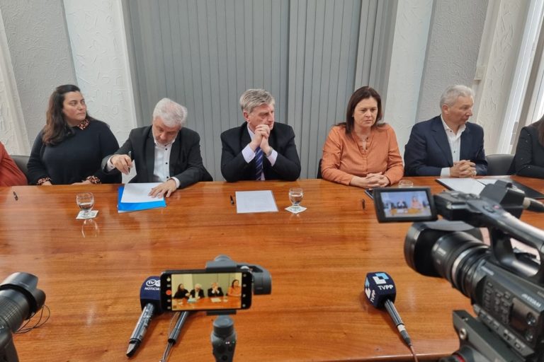 Se licitaron 200 viviendas y dos “Jardines de Infantes Nucleados” para General Pico: “Son 2 mil millones invertidos, que la ciudad necesita y venía esperando”