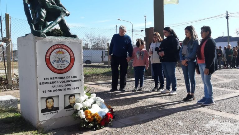 Emotivo acto homenaje a 23 años de PRODINCO: La tragedia que se cobró la vida de los bomberos Javier Pérez y Manuel Olguín