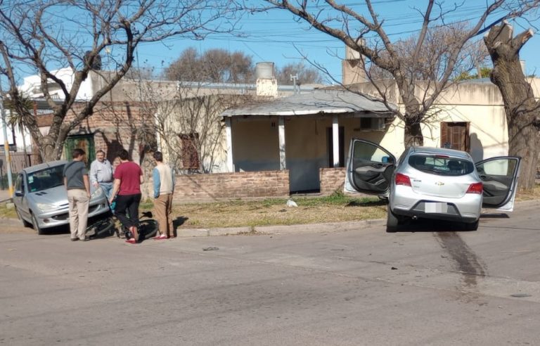 Fuerte choque en calles 12 y 31: Una mujer fue trasladada al Hospital