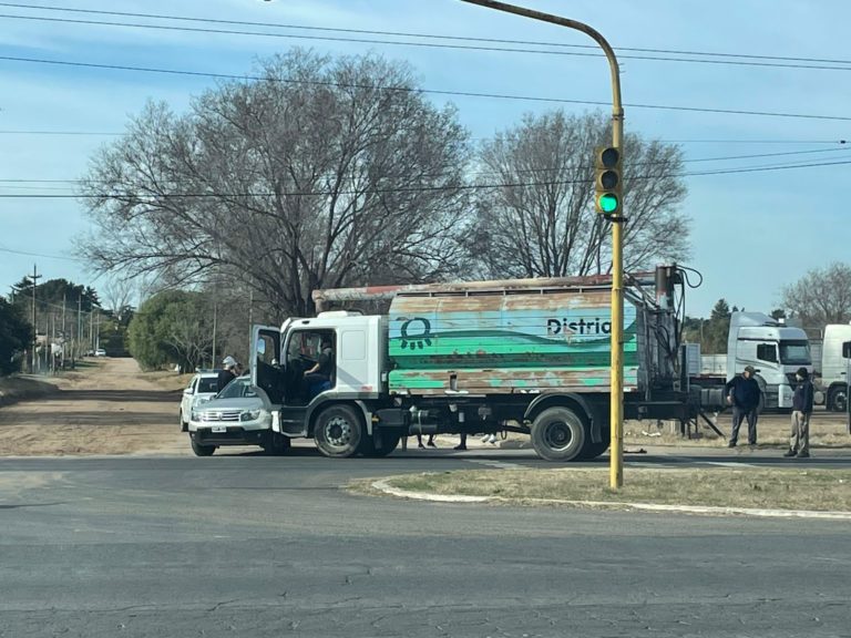 Fuerte choque en Ruta 1 y calle 20