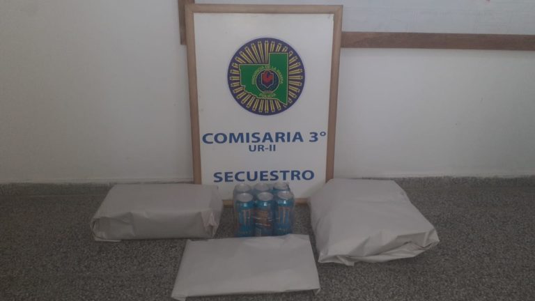 Allanamiento en barrio Rucci por un robo al “Chango Más”: La Policía detuvo a un hombre, secuestró prendas de vestir y latas de energizante