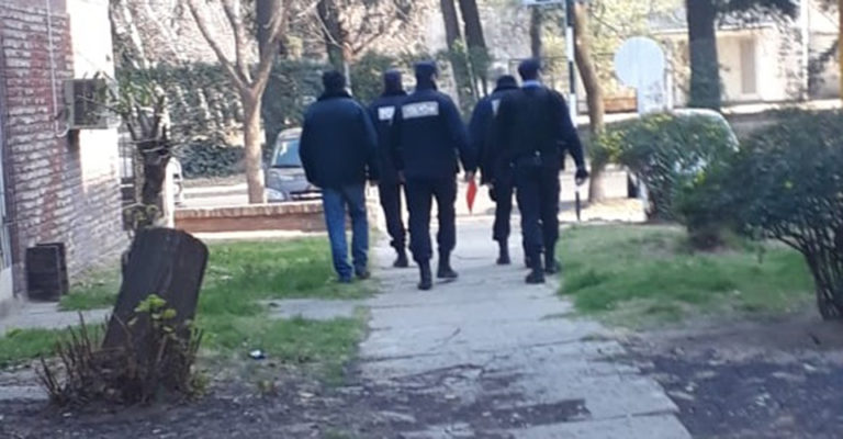 En un operativo conjunto, la Policía detuvo a un hombre y además le secuestró plantas de marihuana
