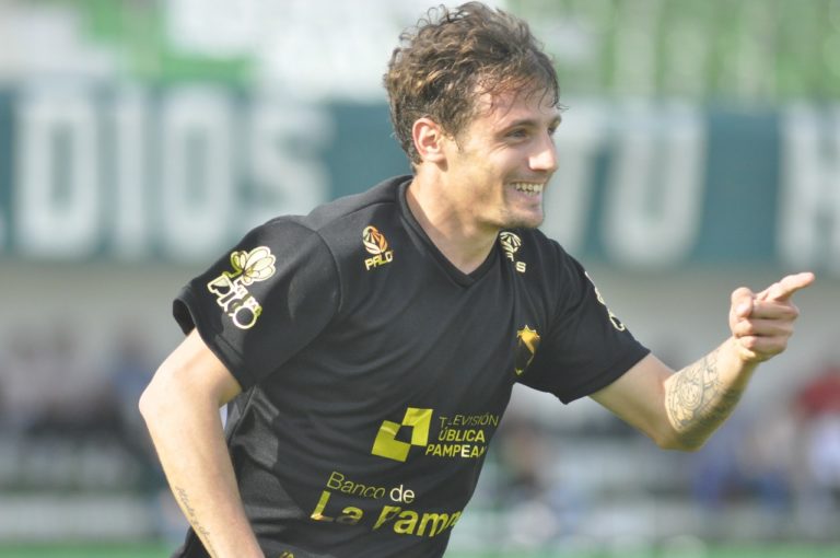 Con 10 jugadores, Ferro empató con Argentino de Monte Maíz en “El Coloso” y acumula cuatro partidos sin ganar