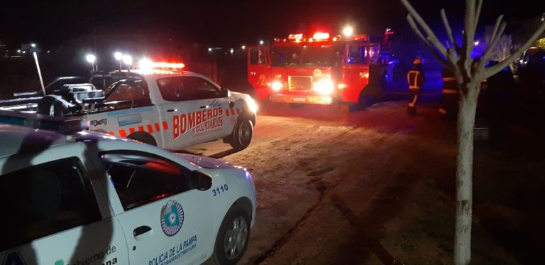 Bomberos trabajó en incendio de vivienda y el SEM trasladó dos adultos y un bebé al hospital