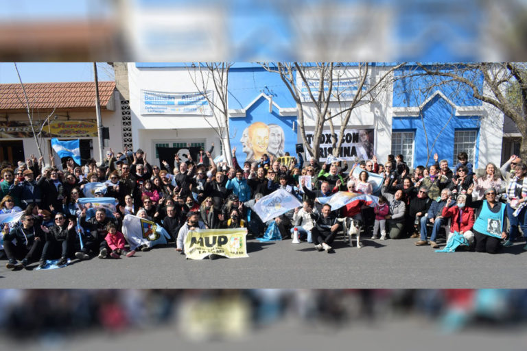 En General Pico también respaldaron a Cristina Kirchner con una importante caravana