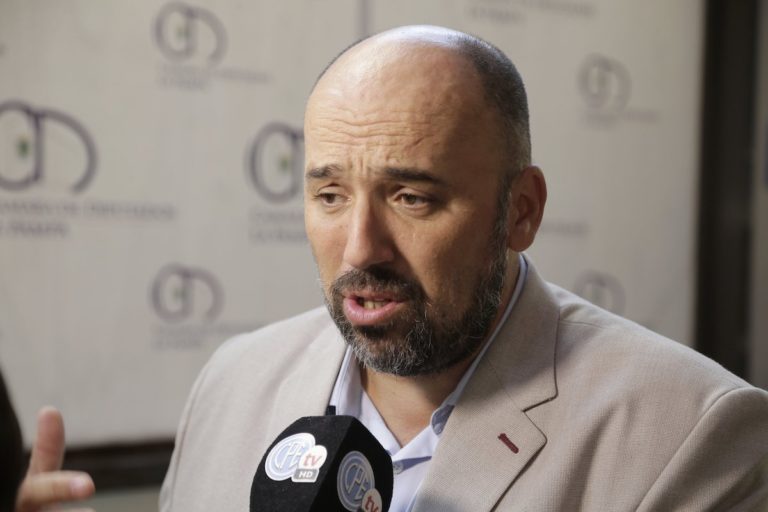 “No acompañamos la ampliación del presupuesto porque queremos reducir la discrecionalidad y que sean objetivas las formas de distribuir los fondos del Estado”, declaró el diputado Marcos Cuelle