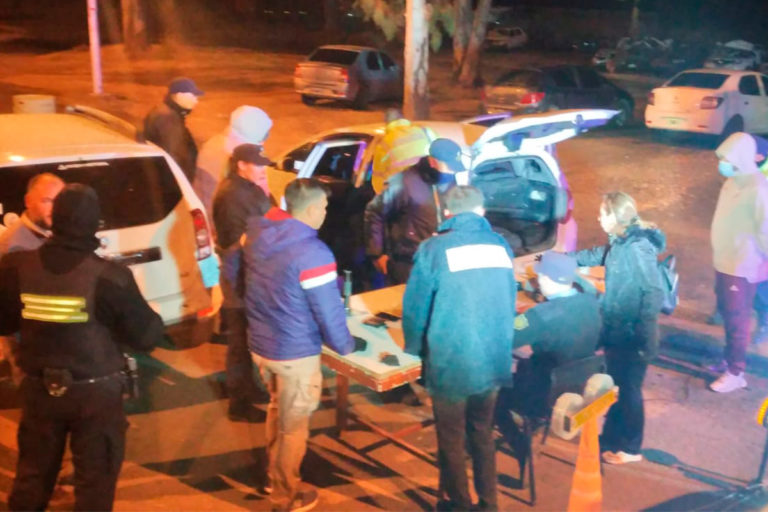Robo comando en Castex: En las requisas de los autos se encontró todo el dinero