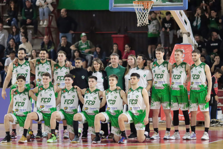 En un vibrante partido, Ferro se quedó con la victoria y le cortó el invicto al “Rojo” piquense