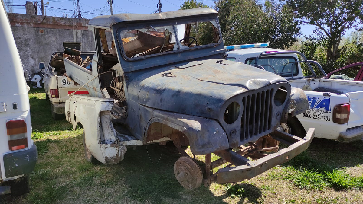 Detuvieron cerca de General Pico a dos hombres que habían robado en un campo de Vértiz: Les secuestraron la camioneta y la Policía recuperó todos los elementos robados