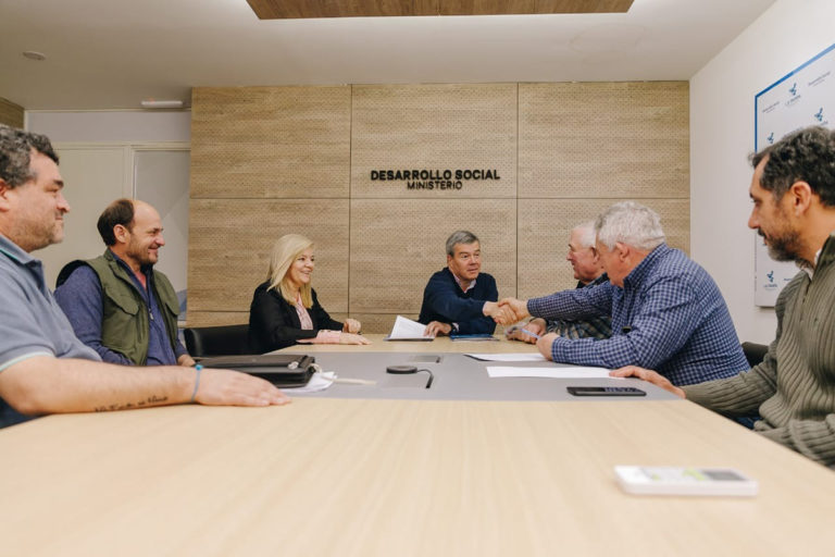 WENI: Se firmaron acuerdos para otorgar más microcréditos destinados a emprendedores