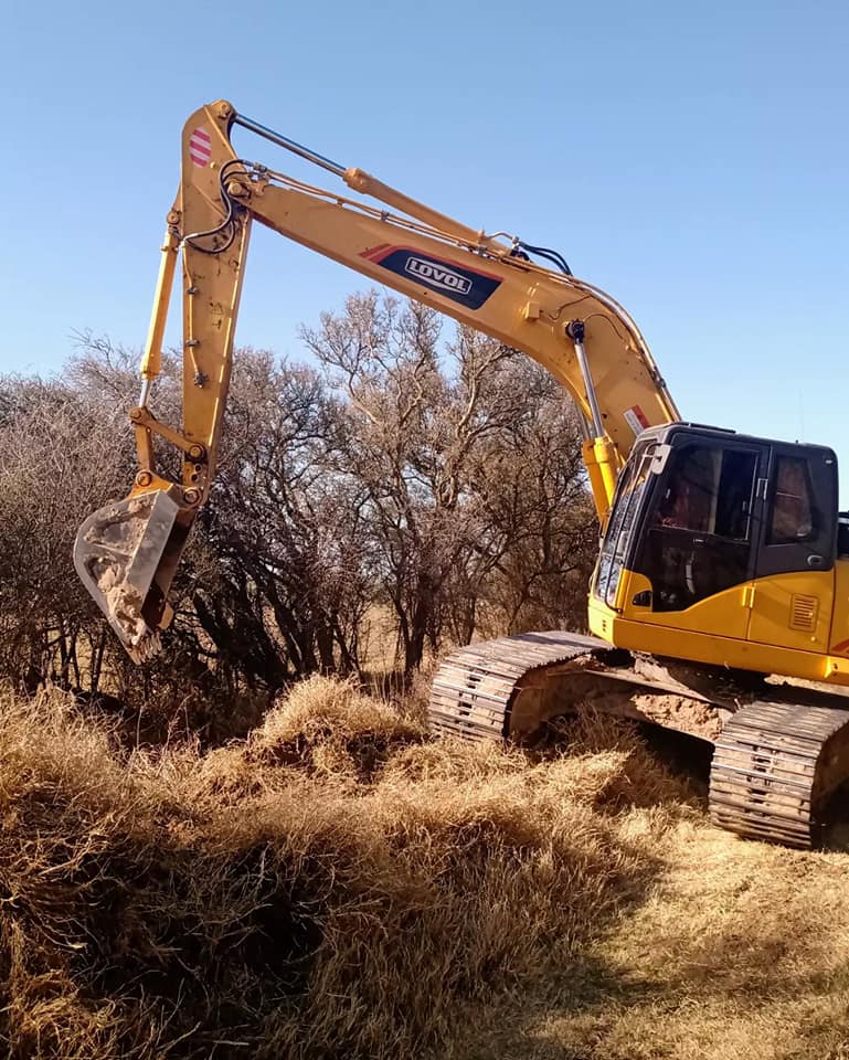 Trabajan en el mantenimiento de los desagües pluviales en Vértiz