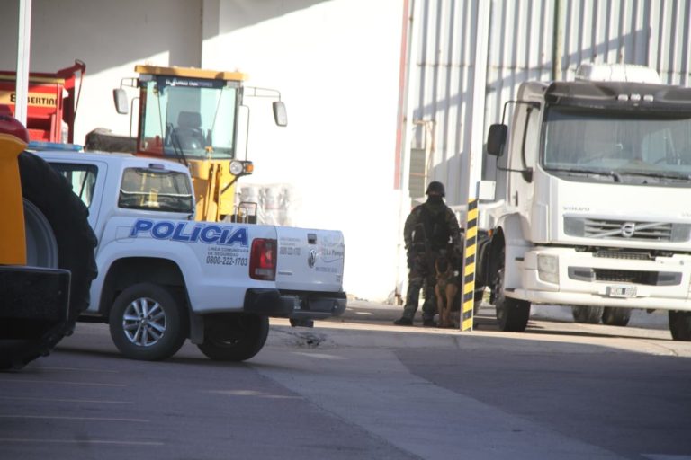 General Pico: Hallan una importante cantidad de cocaína en el interior de una máquina agrícola
