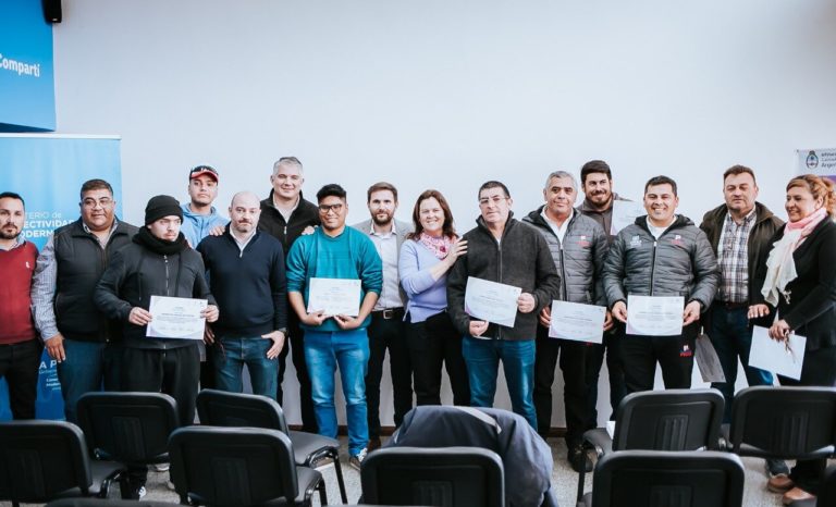21 personas recibieron su certificado del curso de circuito cerrado de televisión
