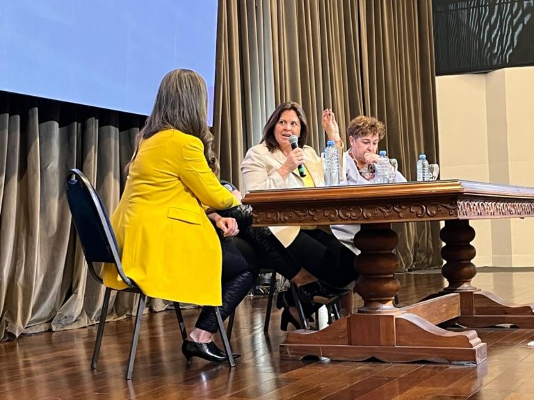 Fernanda Alonso disertó en el primer “Foro de Lideresas” que tuvo lugar en Córdoba