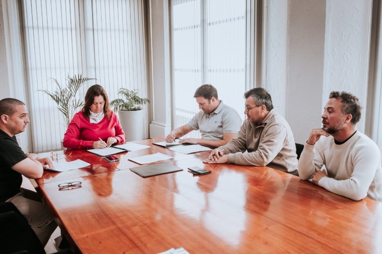El municipio firmó convenio para extender el plan castraciones en General Pico