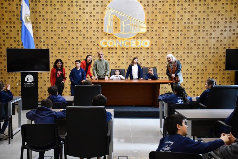 Estudiantes de tercer grado del Colegio Santa Inés visitaron el Concejo Deliberante