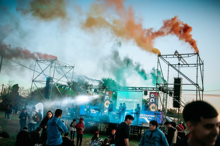 Piquenses disfrutaron de una colorida estudiantina en General Pico