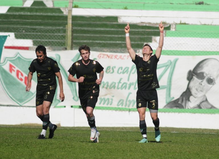 Ferro goleó a Sportivo Peñarol en el “Coloso” y se despegó del fondo de la tabla