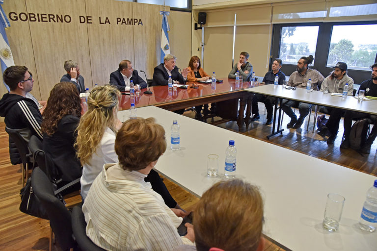 El Gobierno lanzó “Puente al Trabajo Pampeano” para reconvertir planes sociales en empleo formal: Las empresas recibirán $ 72 mil mensuales por trabajador incorporado