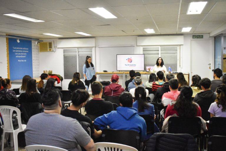 Comenzó en General Pico con más de 30 jóvenes la capacitación en redes sociales