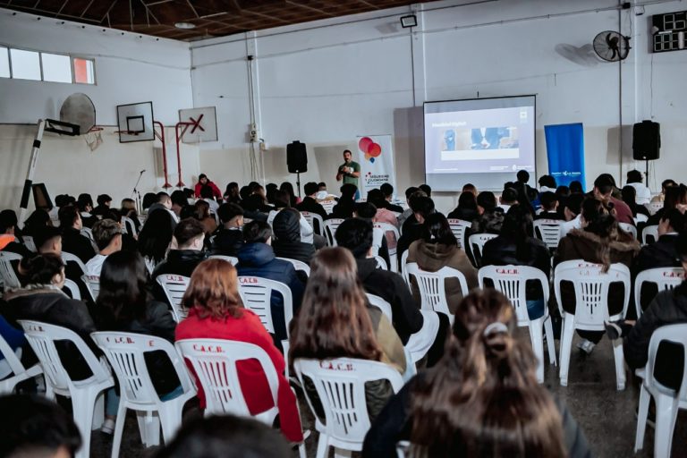 Se desarrollaron jornadas para adolescentes en General Pico sobre bullying y de ciberbullying