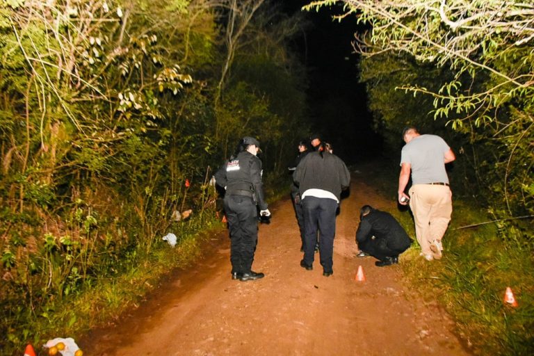 Misiones: macabro homicidio e intento de femicidio, lo mató a machetazos, le sacó el corazón y le ató las muletas con sus intestinos