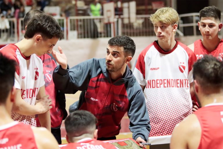“Somos un plantel joven y los resultados son el producto del trabajo diario”, dijo el DT de Sportivo Independiente, Juan Pagnanini