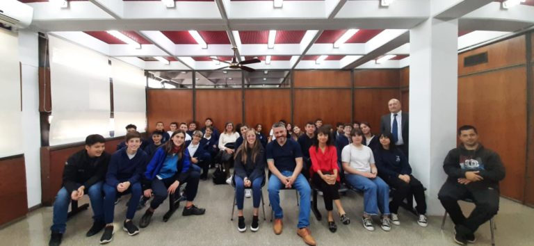 Alumnos del Colegio Santa Inés recibieron una charla brindada por funcionarios en el Edificio Judicial de General Pico