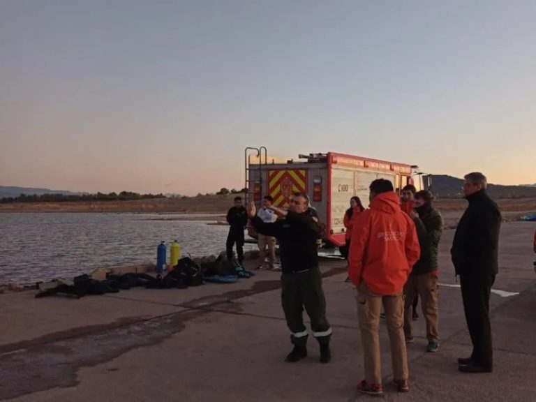 San Juan: más de 10 horas sin poder dar con el padre que se arrojó al canal a buscar a su hijo