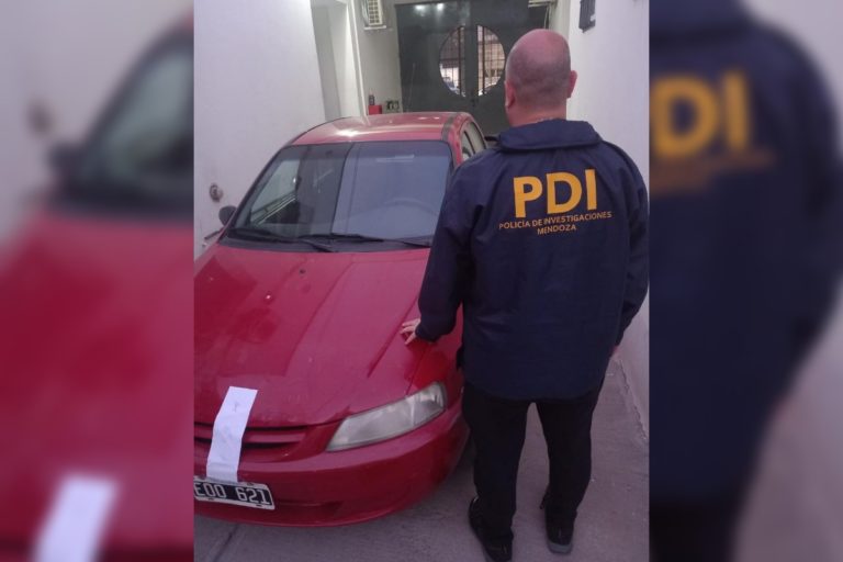 La brigada recuperó un auto que había sido adquirido con cheques adulterados a una vecina de General Pico