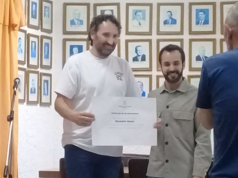 El reconocido escritor trenelense Eduardo Senac fue distinguido por el Congreso de la Nación