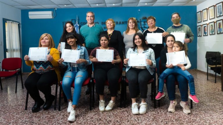 Otorgaron certificados de capacitación laboral en Winifreda