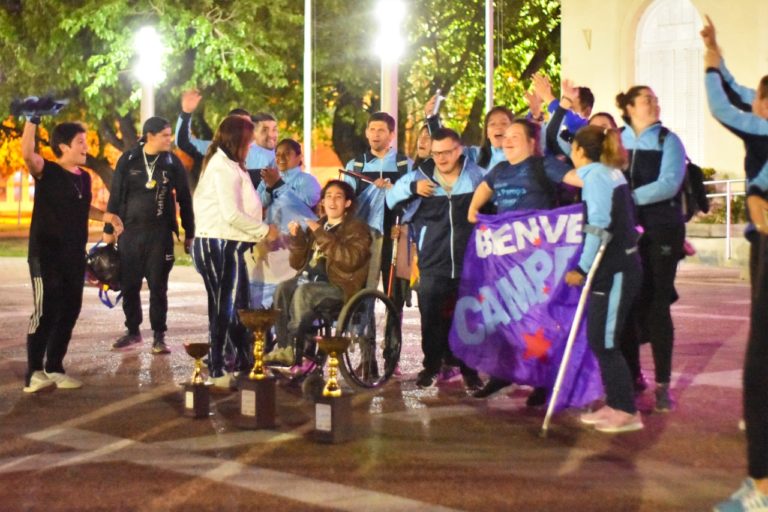 Alonso recibió los campeones de los juegos ParaEpade 2022