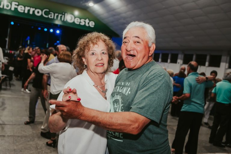 Con gran éxito se desarrolló la fiesta de las personas mayores en el salón de Ferro