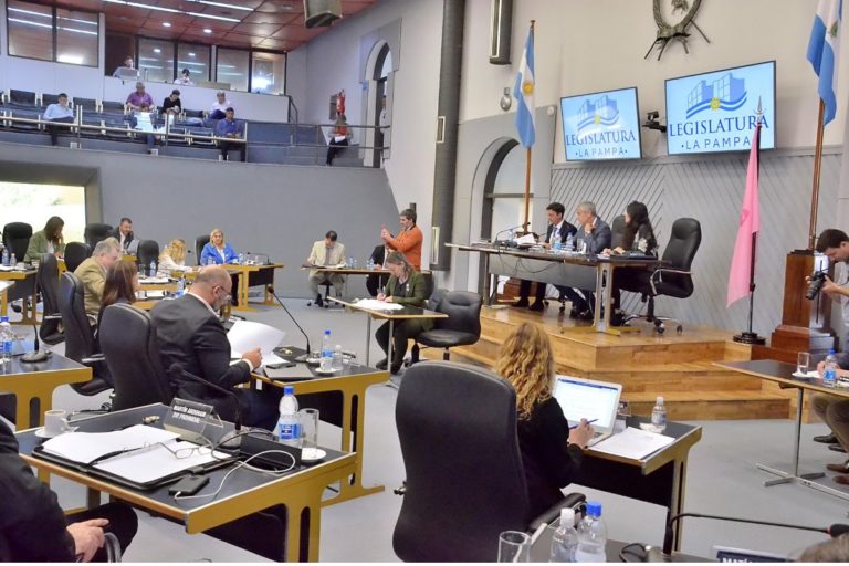 Aprobaron el contrato de comodato para la construcción del Parque Fotovoltaico en Victorica