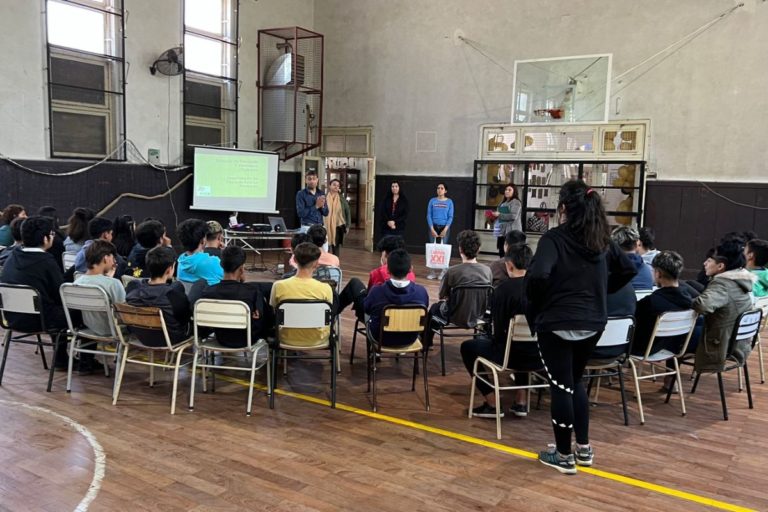 Brindaron charla de educación vial para alumnos de la EPET N° 2