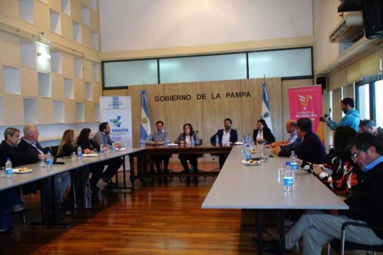 Ante empresarios del sector privado, el Gobierno presentó oficialmente el programa “Góndola Pampeana”