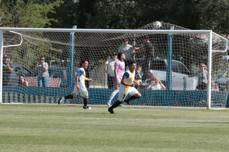 All Boys estuvo intratable y goleó a Alvear FBC; Costa Brava y Racing no se sacaron ventajas en Castex