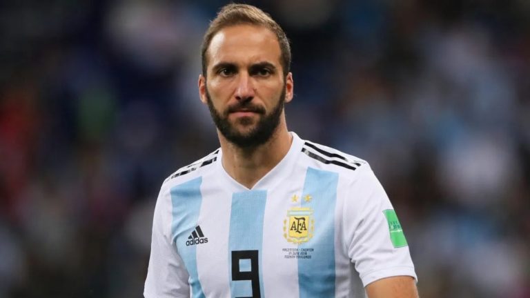 Gonzalo Higuaín sorprendió a todos y anunció su retiro del fútbol
