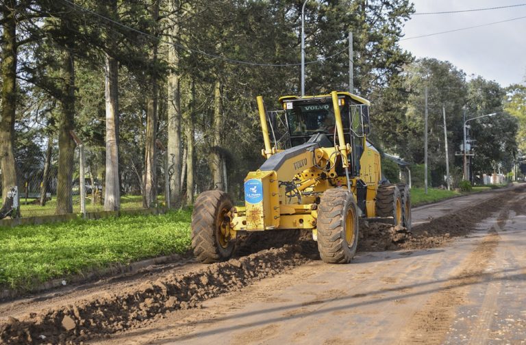 Realizan tareas de mantenimiento de calles de tierra luego de la lluvia