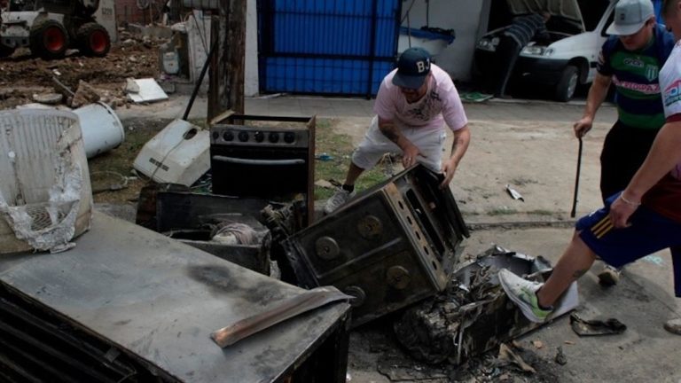 Video: así explotó la garrafa que destruyó una casa en una localidad bonaerense y dejó heridos a un padre y sus cinco hijos