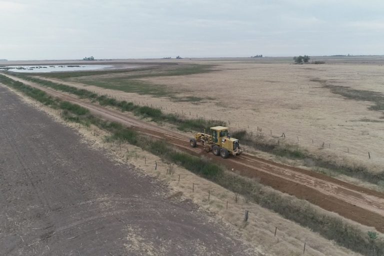 Continúan los trabajos de mantenimientos en los caminos vecinales de Alta Italia