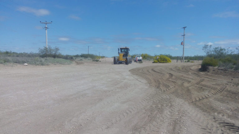 La DPV trabaja en caminos del oeste para asegurar la circulación vehicular