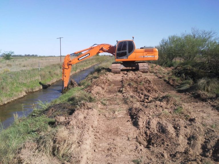 Realizan trabajos de canalización en Vértiz para evitar inundaciones y garantizar el tránsito