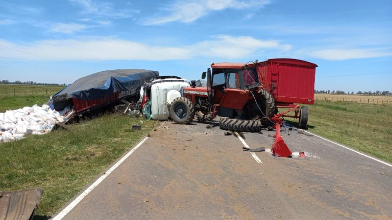 Choque en ruta provincial 1 entre un camión y un equipo agrícola dejó dos personas lesionadas