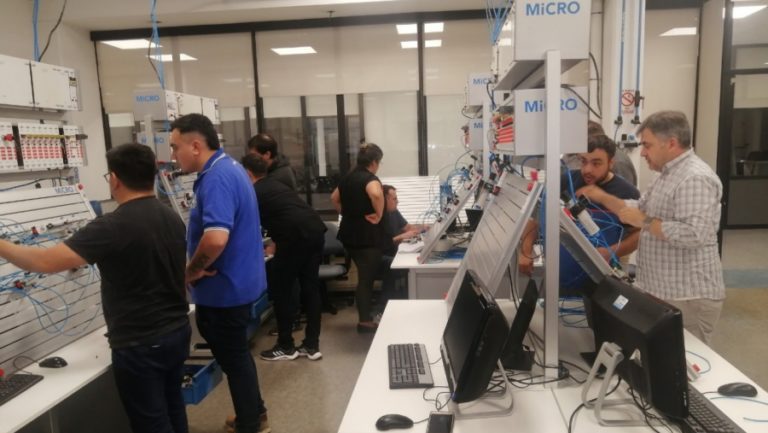 Docentes de escuelas técnicas de La Pampa se capacitaron en Automatización e Industria 4.0